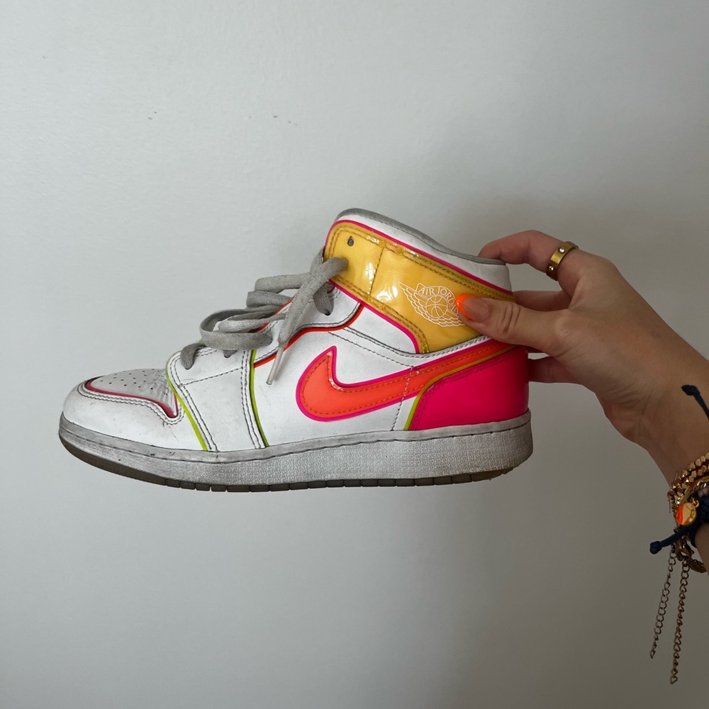 neon air Jordan’s